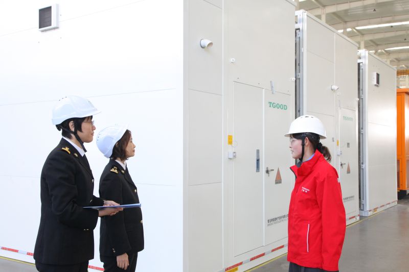 “烟台—海南”外贸内支线航线开通（图）