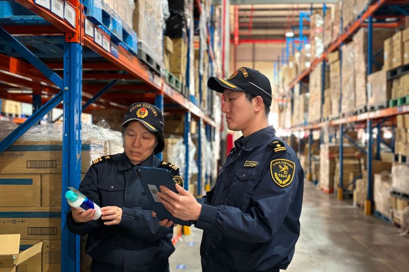 监管前置 跨境包裹享“秒级通关”（图）